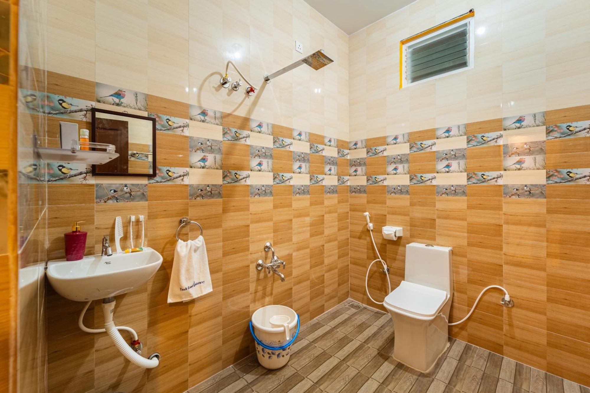Teak Leaf Gateway Villa With Swimming Pool Indoor Games Kalapettai Экстерьер фото
